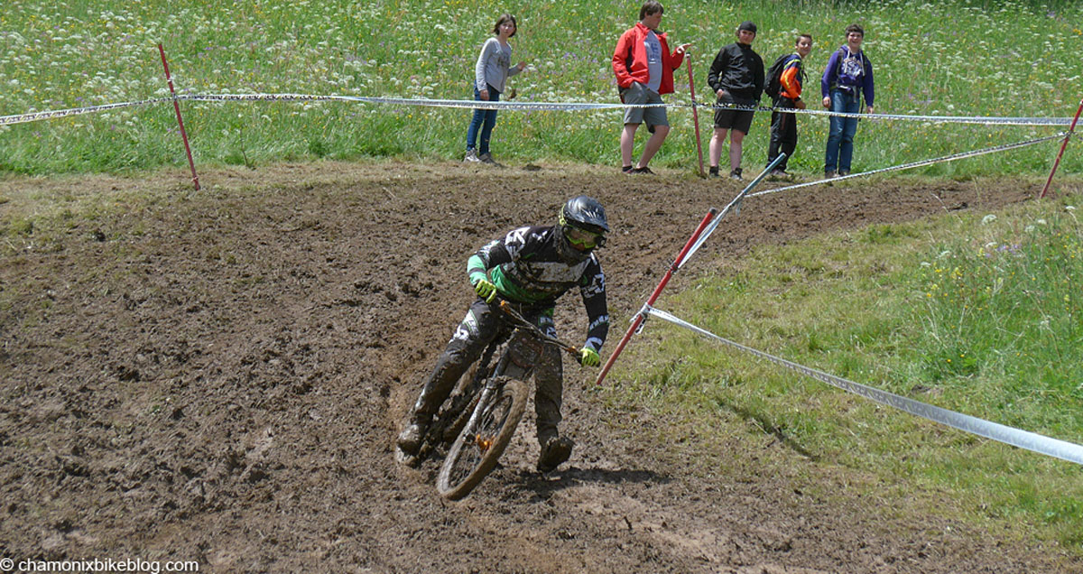 2FO 4 gas 2 flat. Wide open corners on the lower section, pick a rut and hope for the best.... 2FO 4 gas 2 flat. Wide open corners on the lower section, pick a rut and hope for the best....